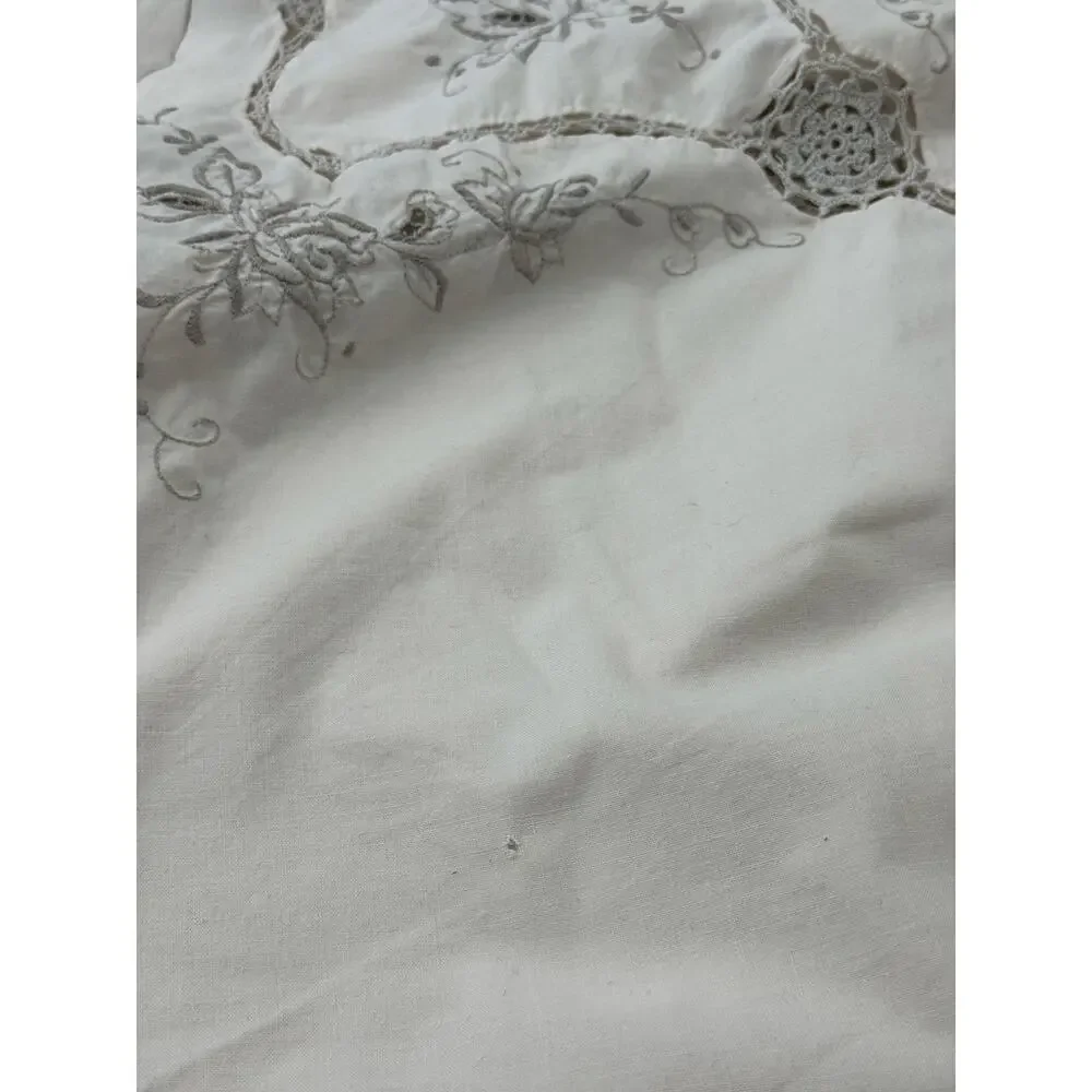 Vintage 98x65 Hand Embroidered Cutwork Lace Tablecloth White Floral Rectangular